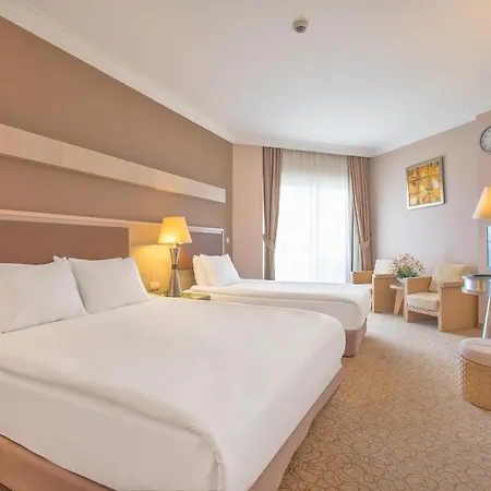 穆卡尔纳斯spa度假酒店 5* 欧库卡拉