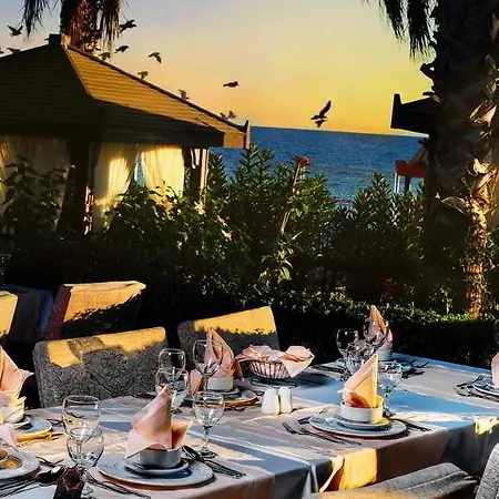 موكارناس ريزورت آند سبا