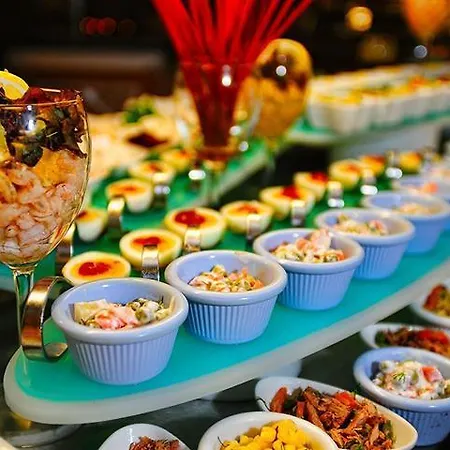 موكارناس ريزورت آند سبا منتجع