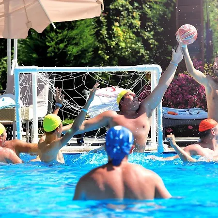 穆卡尔纳斯spa度假酒店